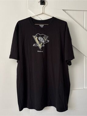 Reebok Pittsburgh Penguins T Shirt Size 2XL Black Hockey NHL Logo Sporty